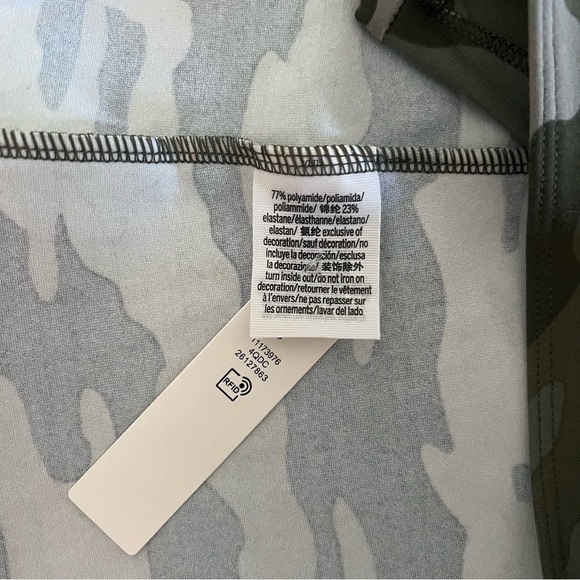 Victoria secret Pink Ultimate Wrap Top Green Camo Size Small - Picture 8 of 9